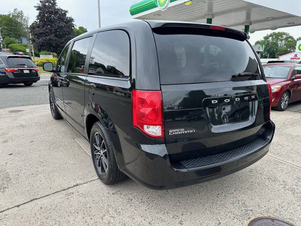2017 Dodge Grand Caravan SE Plus ** 121,481 Millas ** 1 Dueño - $8,495 (Peabody)63615566523777121