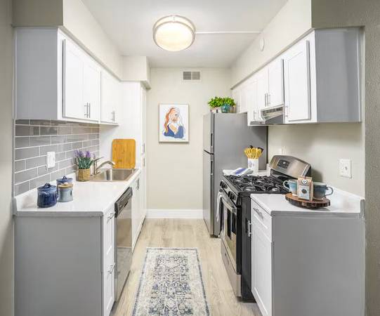 $1,069 / 2br - 900ft2 - Amplios apartamentos de 2 habitaciones en Villas Las Cerezas (4515 E Grant Rd)63674946983939120