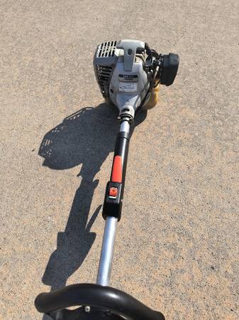 Echo SRM-210 String Trimmer Weedeater 1