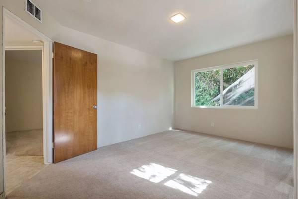 $2,650 / 2br - 1250ft2 - Don't wait! These move-in deals are going fast! (Oakland)63861102359299121