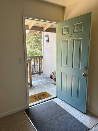 $2,500 / 2br - 850ft2 - Desirable upper level 2 bedroom 1 bath 850 sq.ft. Tam Valley apartment (mill valley)63824144503683121