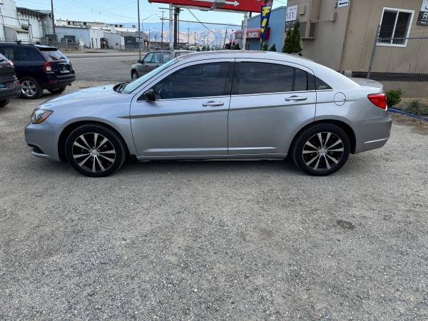 2013 Chrysler 200 Touring, hermoso, funciona excelente!!! - $4.999 (Wenatchee, WA)63442590281859120