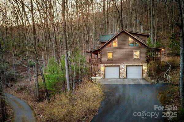 $624,900 / 2148ft2 - Blue Ridge Mountain log cabin dream on 20 acres! (Austin Creek, Lenoir NC)64029373469185122