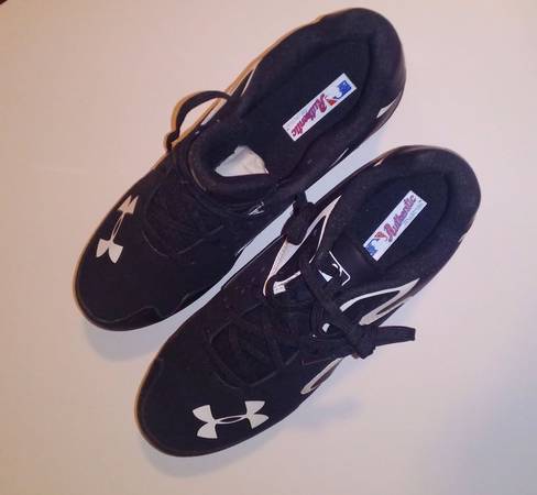 MLB collection men's cleats size 9 1