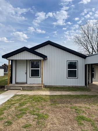 $1500.00 / 3br - 1100ft2 - Completely Renovated Family Home63806837132803120