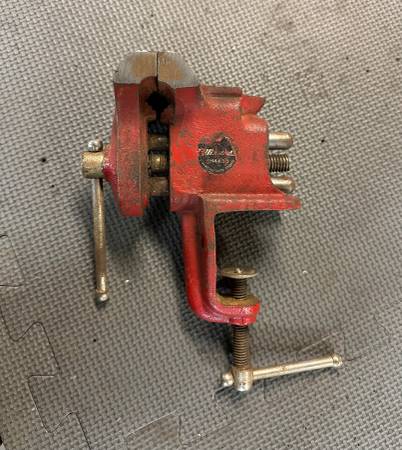 Bench Vise 1