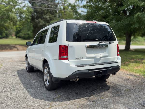 2015 HONDA PILOT HABLO ESPAÑOL - $10,900 (Salisbury)63613472874115124