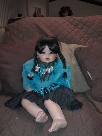 NATIVE AMERICAN DOLL 1