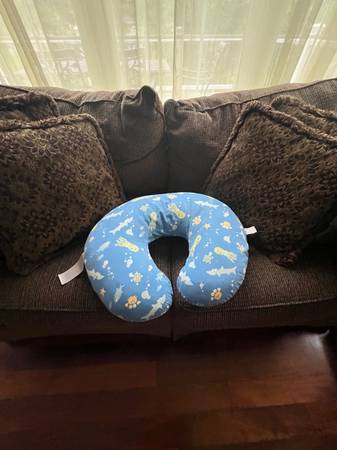 Nursing pillow 1