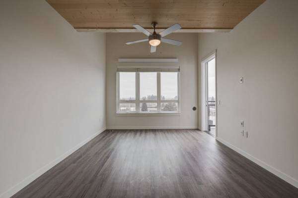 Walk-In Closets, Studio, Hillsboro OR 1