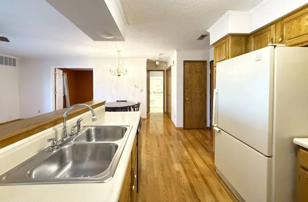 $130,000 / 1br - 750ft2 - Maplewood Condo / 55+ / Interior Swimming Pool & Exercise Room (Ankeny)63162047338243124