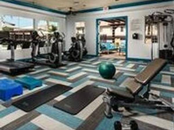$3,402 / 3br - 1331ft2 - Ample closet space, Plush desert tan carpeting in bedrooms (Santa Clarita)63952931103619123