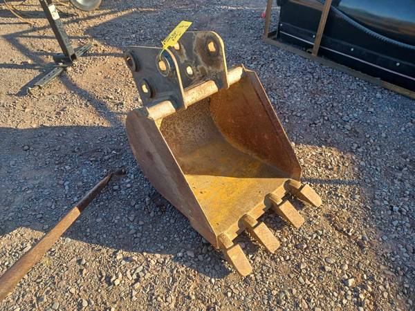 Used Backhoe Bucket 1