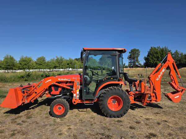 2023 KUBOTA CAB TRACTOR LX2610 WITH BACKHOE 193 HRS - farm