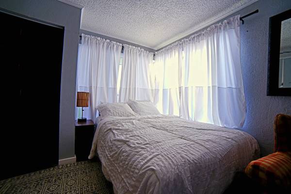 $400 / 1br - 140ft2 - 🛋️ Furnished Studio – Utilities & Wi-Fi Included – $400/week (Anchorage)64014172424707124
