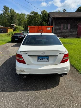 2013 Mercedes C300 Sport - $5.500 (Litchfield)63470784588291123