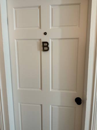 $2000.00 / 1br - 302 B Virginia Ave.63689221294977124