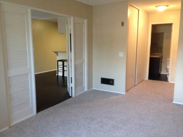 $2,125 / 1br - 616ft2 - Onsite Laundry Facility, Stainless-Steel Appliances, Covered Parking (3262 College Pl., Lemon Grove, CA 91945)63701781907459121