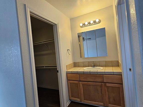 $910 / 1br - Cozy and Charming San Francisco Flat – Prime Location (russian hill)63799516738817121