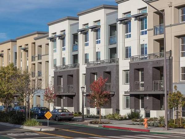 $2,686 / 2br - 990ft2 - Dublin Hub Apartments Near BART + Highways (dublin / pleasanton / livermore)63658112087683121