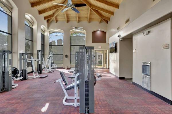 $1,395 / 1br - 798ft2 - Oversized Closets, Heated Resort-Style Pool, Courtesy Patrol (Superstition Springs)64024992008194120