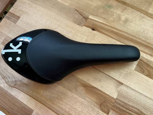 FIZIK ARIONE TRI 2 - $30 (STERLING)63471085100547121