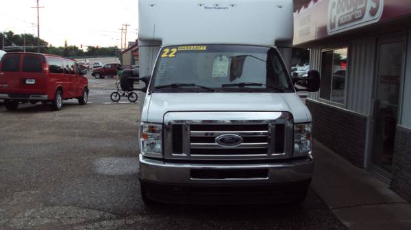 2022 Ford E-Series Cutaway 14 BOX TRUCK roll up rear door and side do - $26,980 (Saint Cloud - Waite Park)63469773891459122