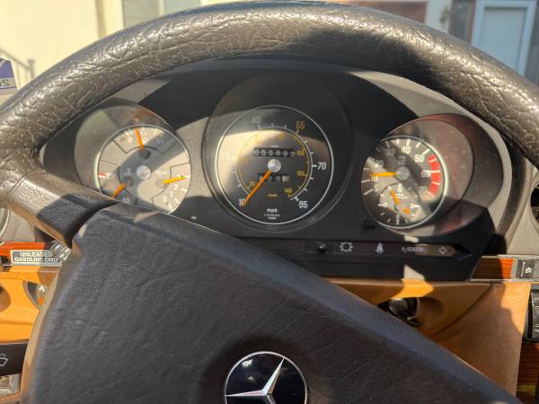🔥 Iconic 1980 Mercedes-Benz 450SL - A Timeless Classic! 🔥 - $30,000 (Stamford, Ct)63618039002371124