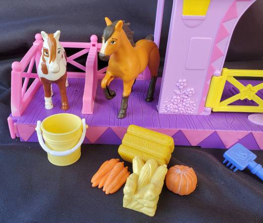 2006 Dora the Explorer - Dora's Talking Pony Place Toy - $25 (Tacoma)63471374066177122