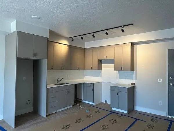 $1,700 / 1br - 624ft2 - Pet-Friendly Perfection Near Whitewater Park | Luka Boise (Garden City)63981533937283123
