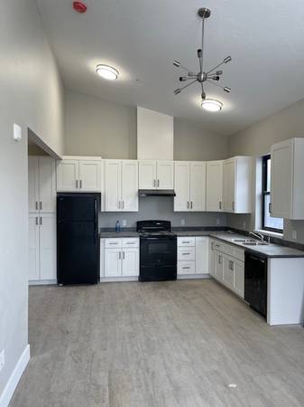 $1895.00 / 2br - 825ft2 - 2 dormitorios 1 baño Apartamento ubicado céntricamente63657026732163123