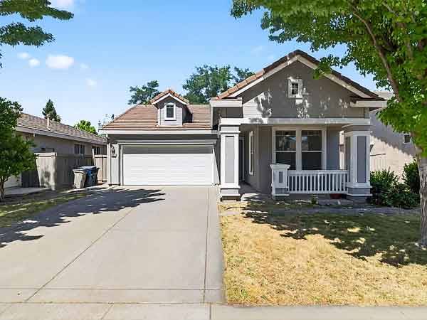 $940 / 2br - 1042ft2 - 💖🌻Esta hermosamente renovada casa familiar de 2 dormitorios y 2 baños💖🌻 (Sacramento, CA)63790714007937120