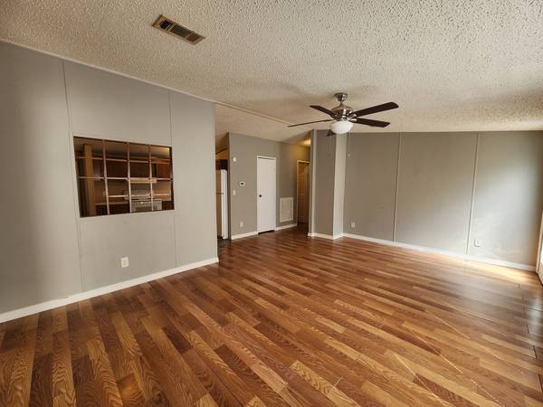 $1,450 / 3br - 3 Bed, 2 Bath on 1/3 Acre Fenced Lot – No Gas or Water Bills! (Interlachen)63963328364163120