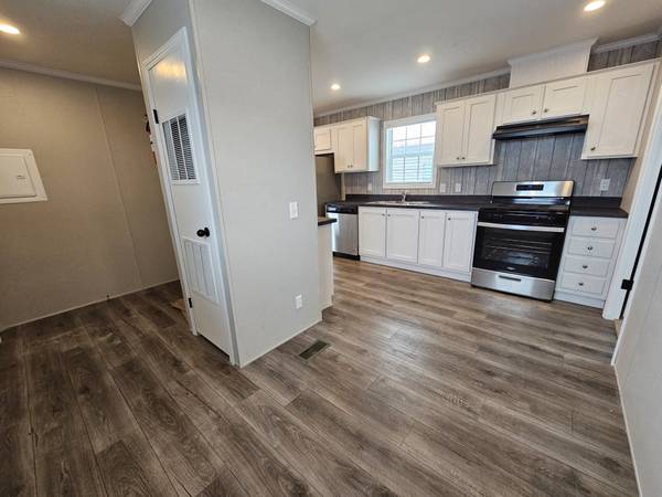 $56,999 / 1056ft2 - Say YES! To Homeownership! (Robin Glen)64198883845891123