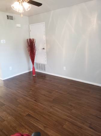 $1,825 / 3br - 1090ft2 - Move in Specials; hot deals going on right now! Call for details! (2001 E. Cross Ave Tulare CA, 93274)63809810149505121
