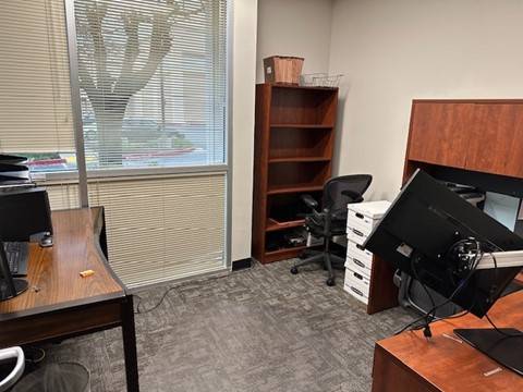 Oficinas de $800 con ventanas en empresa establecida (subarriendo) (Roseville / Granite Bay)63228481752065124