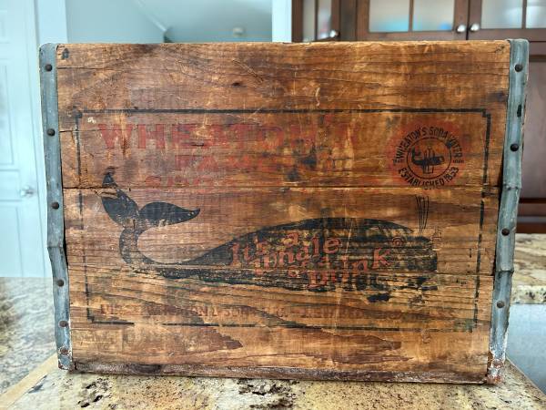 RARE Hiram Wheaton and Sons wood Beverage Crate & Bottles- Whale of a Drink- New 1