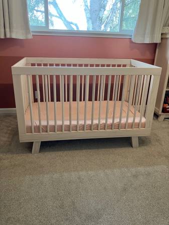 Babyletto Hudson 3 in 1 convertible crib 1