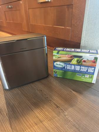 SimpleHuman Compost Caddy Bin + bags 1