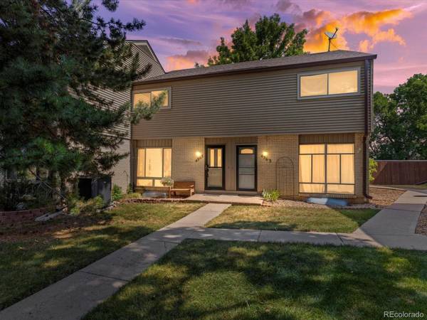 Dreams are now a reality! Townhouse in Littleton. 3 Beds, 2 Baths 1