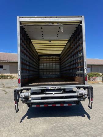 2020 International MV 26ft W - Photo 6