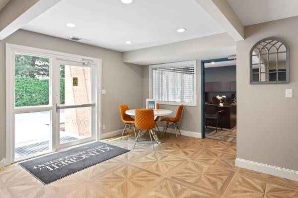 $1,672 / 1hab - 690ft2 - ¡Refugio Tranquilo con Pisos de Lámina de Vinilo y Balcón! 🌿 (2246 N Beauregard St, Alexandria, VA)63822293913601121