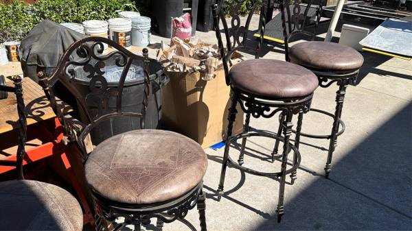 Wrought iron stools 1