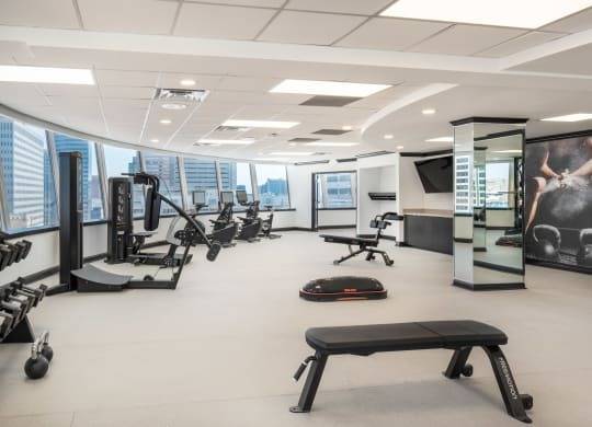 $1,250 / 400ft2 - Gimnasio de Potencia, Doble Ventana, Centro de Paquetería (301 W Lombard St , Baltimore, MD)63694447007235123