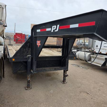 1999 PJ TRAILERS 1