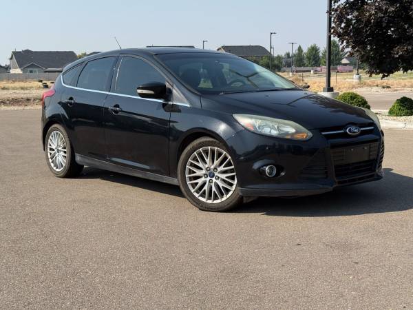 2014 Ford Focus  Titanium Hatchback 1