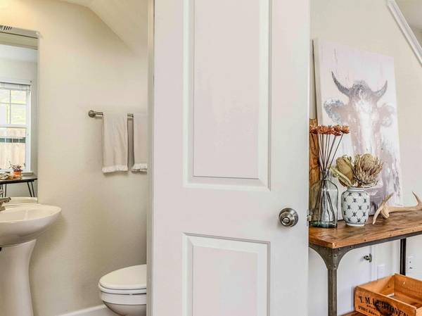 $3,595 / 3hab - ¡AHORRE! AHORA DISPONIBLE - Amplia casa de 3 habitaciones - Paisaje con eficiencia hídrica (Petaluma)63824140968577122