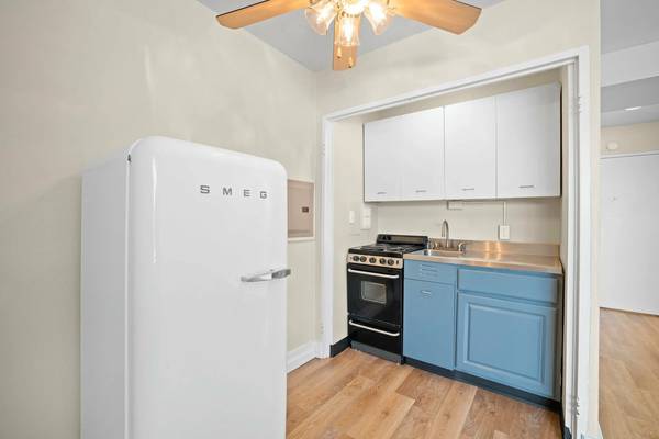 $1,100 / 388ft2 - ¡Estudio adorable en South Park Blocks! ¡Oferta especial de $250 de descuento!63831682625283121