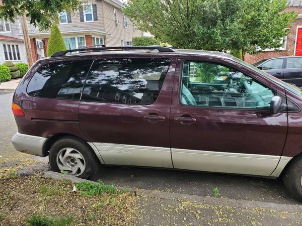 2000 Toyota sienna - $4,000 (Brooklyn)63654708732929121