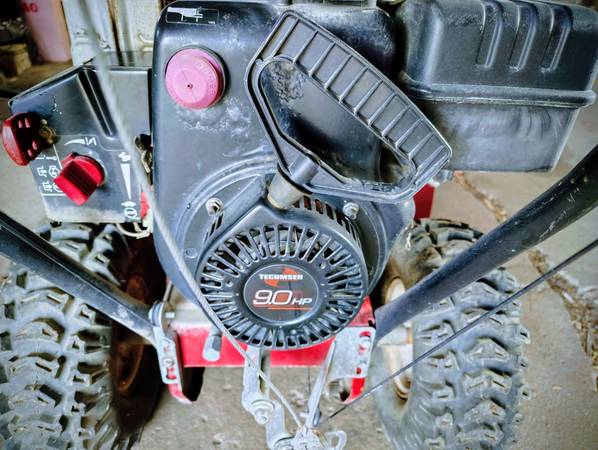 9hp Tecumseh Engine/Snow Blower 1